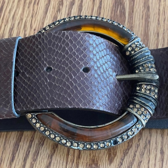 Chico’s Tortoise Toned Bold Buckle Leather Belt - Picture 3 of 9